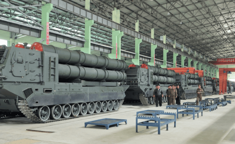 如何代理皇冠信用盘_金正恩“跪地”察看如何代理皇冠信用盘，朝鲜“钢铁猛兽”亮相