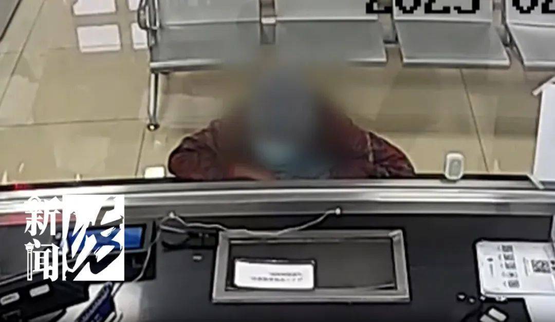 皇冠信用網代理注册_炸裂皇冠信用網代理注册！上海阿婆4800元退休金养全家！母女齐心对"拆迁户邻居"下手...