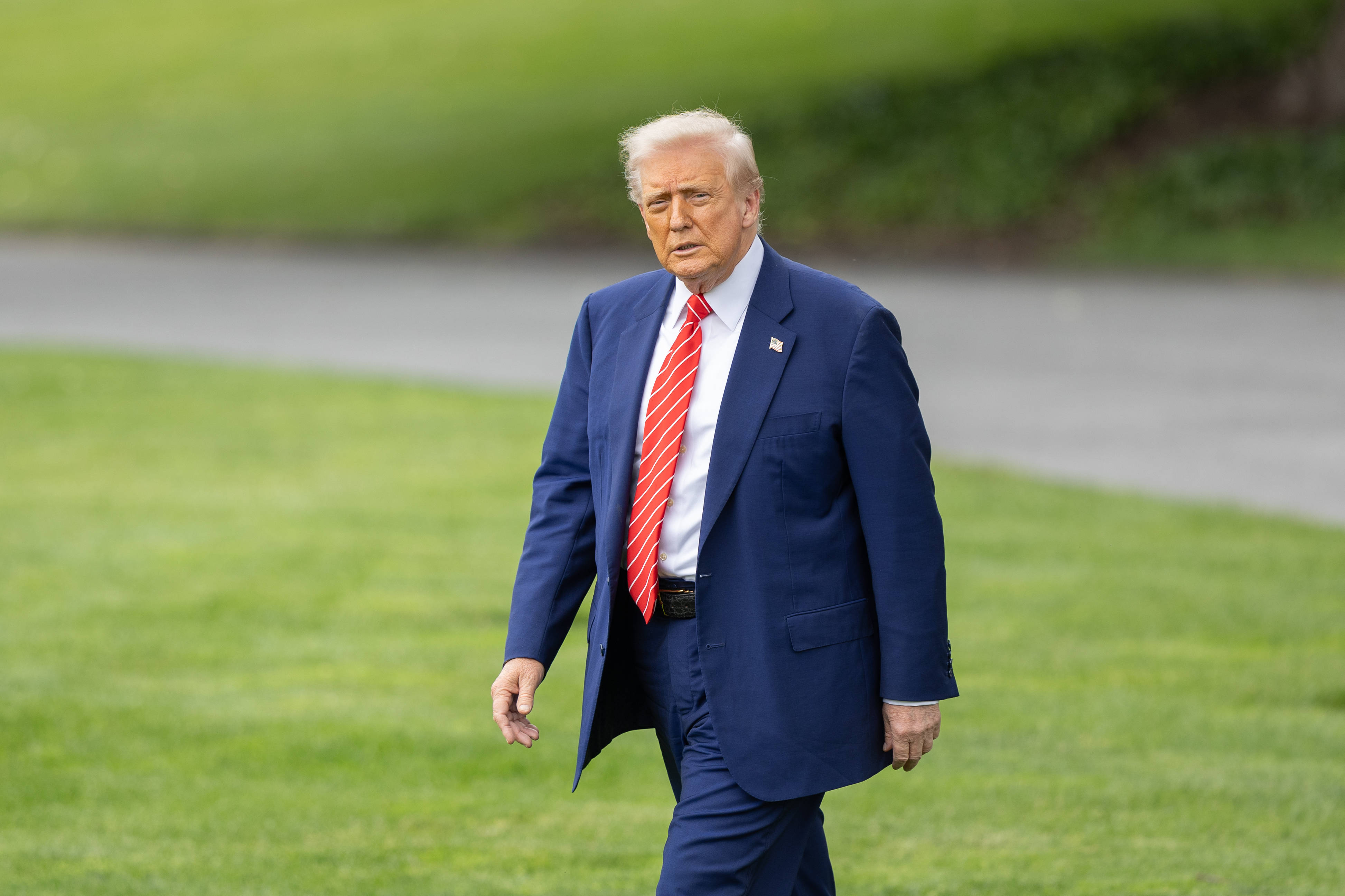 皇冠信用盘代理出租_刚走一天就遭白宫“背刺” 马斯克：很失望